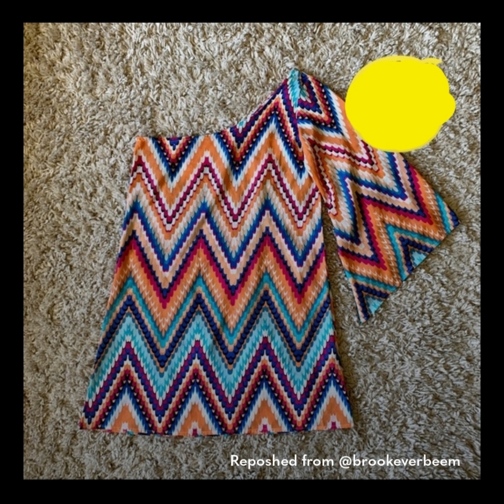 Cute one shoulder Top/Mini Dress